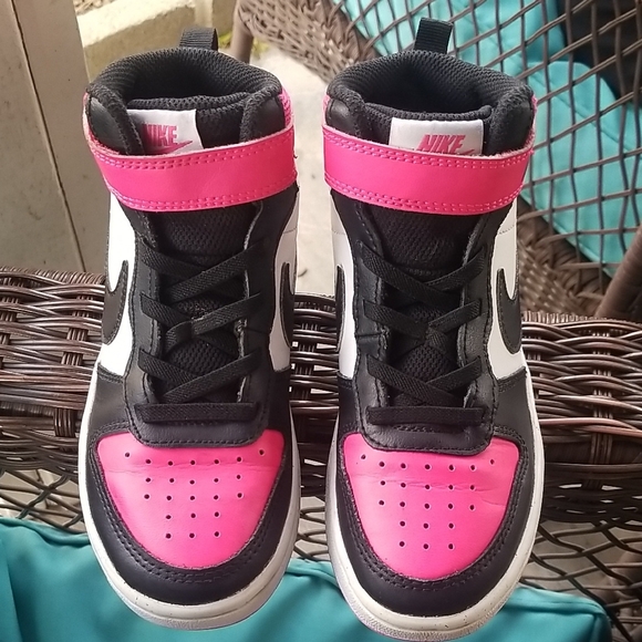 Nike Kids Black and Pink Sneakers - Picture 11 of 11